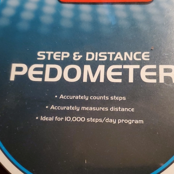 Step & Distance Pedometer - Picture 3 of 5